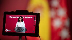 Ayuso intensifica sus ataques a Sánchez para enterrar la polémica del ático de lujo y Génova opta por el silencio: "Preguntad a Miguel Ángel"