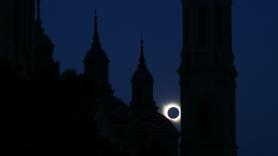 La impresionante foto del "doble eclipse" tomada en Zaragoza y que la NASA ha elegido como su foto astronómica del día