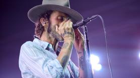 "Coger el móvil y metérselo donde uno pueda": Leiva no es el único, los artistas dicen 'no' a los móviles en directo
