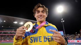 Duplantis se lleva otra medalla de oro con lo que lució atado en su zapatilla para el Europeo: un gesto que arrasa