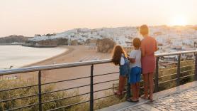 Ni España ni Italia: el destino de playa más barato de Europa para una familia está en el Algarve, con el café a 1,49 euros y la cerveza a 3,07