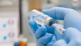 Moderna y Merck anuncian resultados positivos en un ensayo clínico de una vacuna para el melanoma