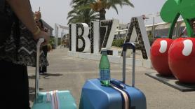 “El turismo actual de la isla es el más depredador de la historia”: un ibicenco pone palabras al hartazgo de los residentes con el turismo