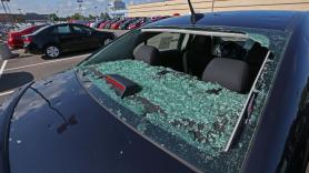 800 coches destrozados en minutos, 4.300 euros en reparaciones por coche: los concesionarios nunca habían visto nada igual