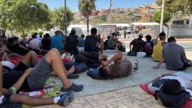 Mónica García rechaza la idea de Feijóo de confinar a migrantes en Ceuta por riesgo sanitario: "Podría ser contraproducente"