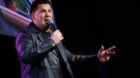 Lucas pasa por quirófano y celebra su nueva imagen: "Ya tengo nariz, gracias a dios"