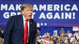 La salud de Trump, bajo la lupa: el debate sobre su peso y las recurrentes marcas en sus manos