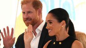 El príncipe Harry y Meghan Markle ya están en Reino Unido con sus hijos y sus perros: vuelo privado, nada que decir y un detalle sobre la seguridad