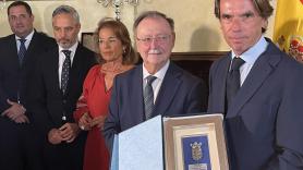 Aznar azuza la crisis de Ceuta durante su visita: "Aquí solo cabe firmeza"