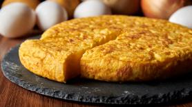 17.000 huevos y 2.000 kilos de patatas en una sartén de seis metros: un pueblo gallego quiere cocinar la tortilla de patatas más grande del mundo