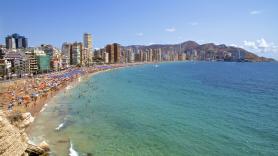 Benidorm quiere responder a la pregunta del millón en agosto y para ello va a cruzar el consumo de agua con datos de uso de los móviles