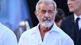 Mel Gibson se disculpa tras burlarse de un intérprete en lengua de signos: "A veces haces alguna tontería irreflexiva"