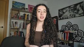 Josefine Table, divulgadora de historia, explica por qué la violencia del bando republicano y franquista "no es equiparable"