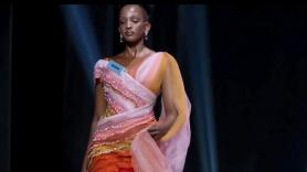 El vestido que muestra las capas de una cesárea y con el que Miss Uganda ha dado la vuelta al mundo