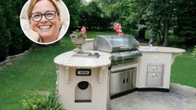 Sus vecinos construyeron una cocina en el jardín y ahora dice que huye de casa los fines de semana: "Es como estar siempre en la misma fiesta sin tener invitación"