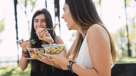 Ana Luzón, técnica en nutrición: "La clave para comer bien de túper es que incluya alguna proteína, vegetales y un hidrato de carbono"
