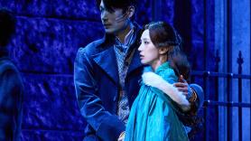 'Dracula. The musical', ¡qué bien le sienta el 'skincare' coreano a Drácula!