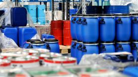 Palés, cajas, film o bidones: la obligación que muchas empresas españolas ya no pueden ignorar