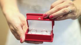 Los Mossos salvan una boda en Cunit: consiguieron localizar a los novios para devolverles los trajes y las alianzas que les habían robado