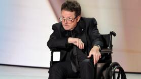Michael J. Fox emociona a todos con su discurso sobre el Parkinson en los premios Emmy: "Al principio, lo mantuve en secreto"