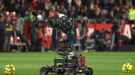 Telefónica paga a Dazn 1.650 millones de euros para poder ofrecer el 100% del fútbol de Primera División hasta 2032