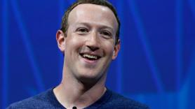 Guerra por la IA: Zuckerberg se niega a pisar el freno, Sanders y Bannon se alían y Melania Trump la mete en las aulas