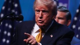 Las principales televisiones de EEUU se unen en su negativa a cubrir actos de la Casa Blanca tras el veto de Trump a varios medios