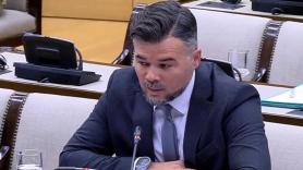 Rufián carga contra Mazón: "Me jode verlo con tan buena cara, tan moreno y casi diciendo que es otra víctima de la DANA"