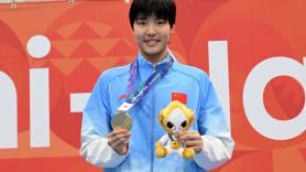La joven nadadora Yu Zidi deslumbra al mundo: a sus 13 años gana el oro en los 200 mariposa de los Juegos Asiáticos