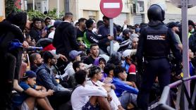 Rego adelanta que muchos de los menores migrantes de Ceuta "se van a quedar" en España