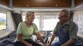 Jean-Claude y Christiane llevan ocho años viviendo en una autocaravana: "Tenemos un espíritu nómada, no nos veíamos envejeciendo en una casa"