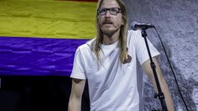 El portavoz de Podemos, Pablo Fernández, denuncia que la Policía le agredió en la protesta por Maricarmen