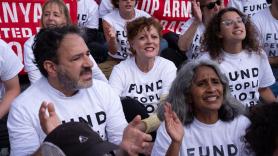 Las actrices Susan Sarandon y Hannah Einbinder, detenidas en una protesta contra Netanyahu en Nueva York