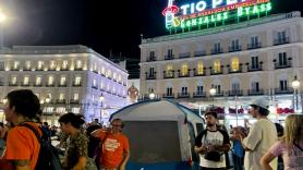 Centenares de personas acampan en la Puerta del Sol para protestar por la crisis de vivienda