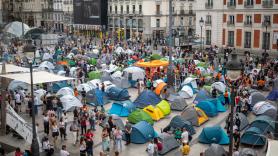 Aimar Bretos resume desde la Puerta del Sol lo que supone la acampada ciudadana: "Tiene ecos del 15M"