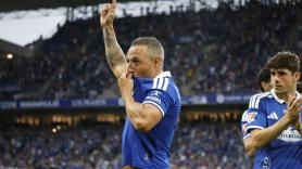 La pasión de Cazorla animando al Oviedo antes del derbi contra el Sporting que está viendo todo el mundo