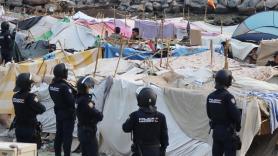 El Gobierno ultima un decreto para acelerar las expulsiones en Ceuta apartando a ACNUR y endureciendo el acceso al asilo