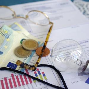 Cuentas y factura de la luz, un clásico de los últimos años en medio mundo