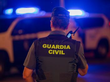Un agente de la Guardia Civil
