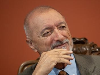 Arturo Pérez-Reverte en un acto público