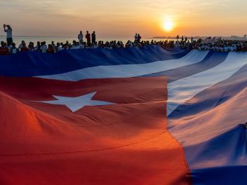 Celebraciones del Día Internacional de los Trabajadores, el 1 de mayo de 2026, cerca de la Embajada de EEUU en La Habana (Cuba), para protestar contra las sanciones y los bloqueos norteamericanos.