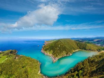 Desembocadura del río Tina Menor en el río Pechón, en Cantabria.