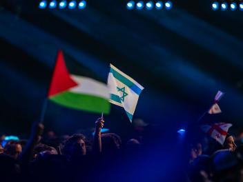 Banderas de Israel y Palestina en la primera semifinal de Eurovisión 2026.