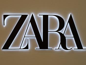 Letrero luminoso de Zara en un centro comercial en Bari (Italia), el 1 de marzo de 2026.