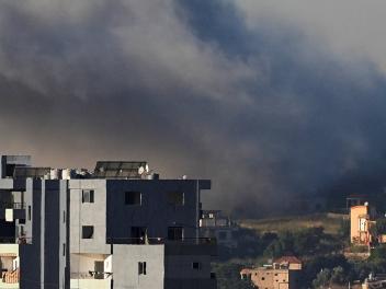 Imagen de un bombardeo israelí en el sur de Líbano, visto desde Nabatieh.