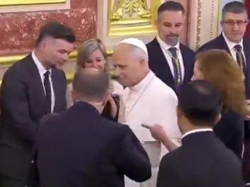 Rufián saluda al papa León XIV
