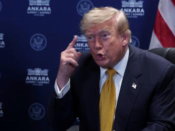 El presidente de EEUU, Donald Trump, habla durante una reunión con el secretario general de la OTAN, Mark Rutte, en la cumbre de la Alianza en Ankara, el 8 de julio de 2026.