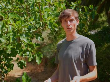 Luke Kelsall, joven británico.