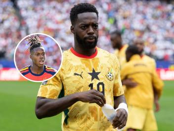Iñaki Williams, en uno de los encuentros del Mundial 2026. En el círculo, su hermano Nico