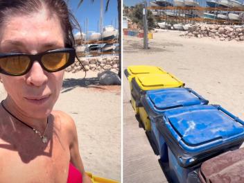 Eva Isanta en la playa.